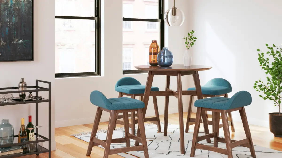 LYNCOTT COUNTER HEIGHT DINING SET WITH 4 CHAIRS - Image 5