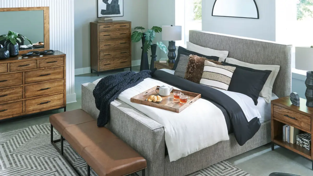 STEENLAGE BEDROOM SET (BED + 2 NIGHTSTANDS + CHEST OF DRAWERS + MIRRORED DRESSER) - Image 8