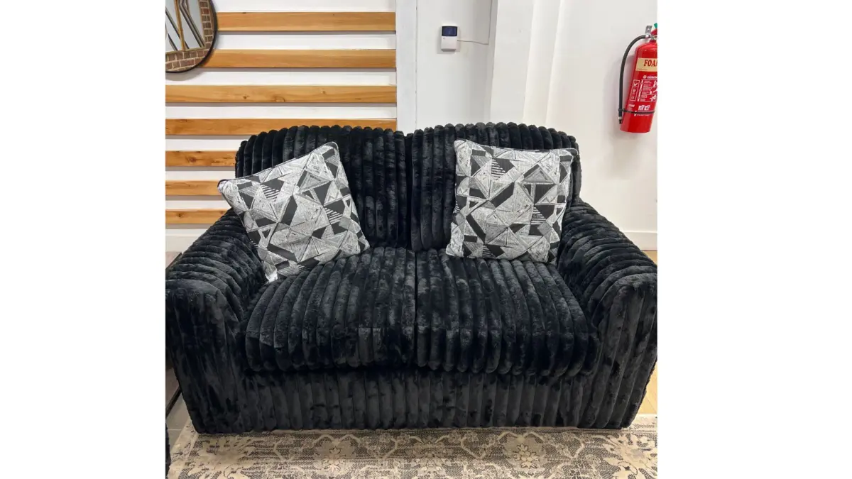 MIDNIGHT MADNESS SOFA SET - Image 3