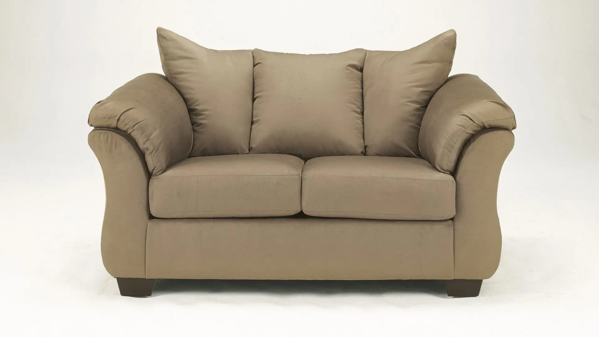 1004011_BIHp6YMo56IjS3ytUVOYarHAqsxmSISAM97hsGVe.jpg DARCY LOVESEAT
